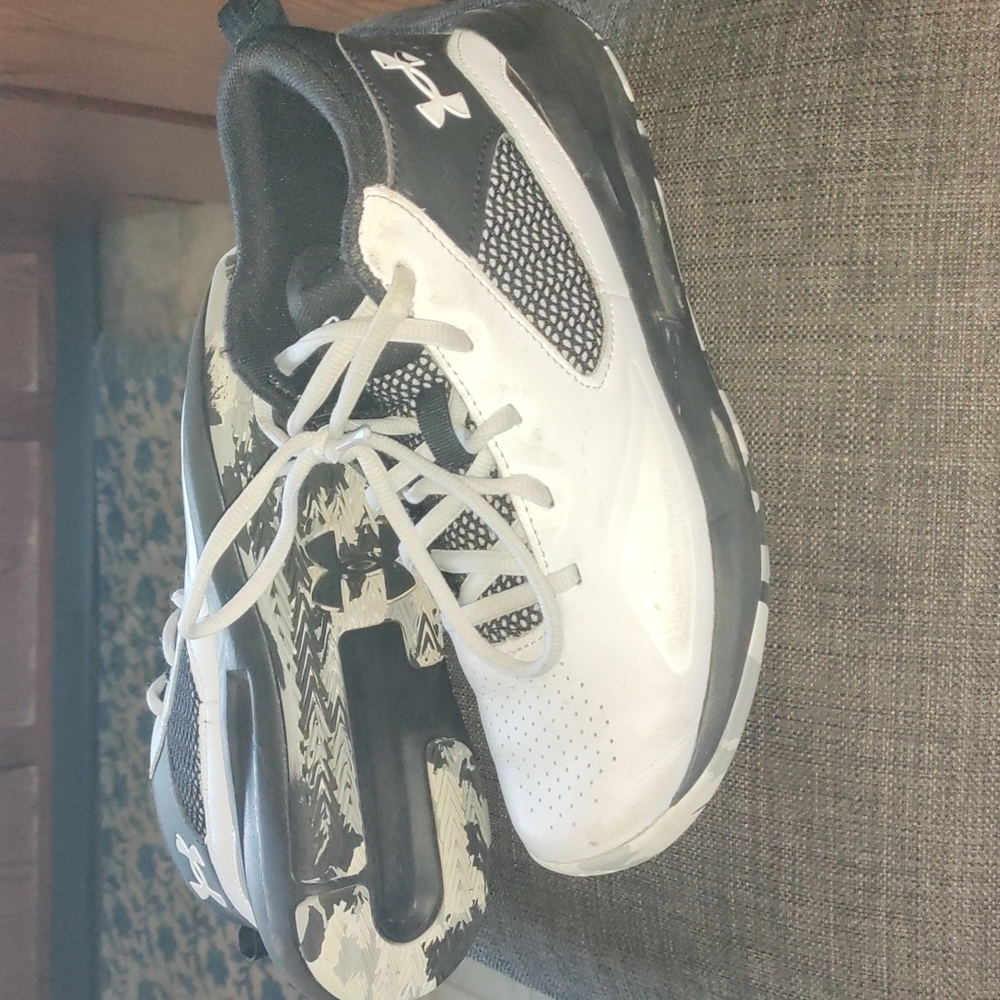 Under armor shoes